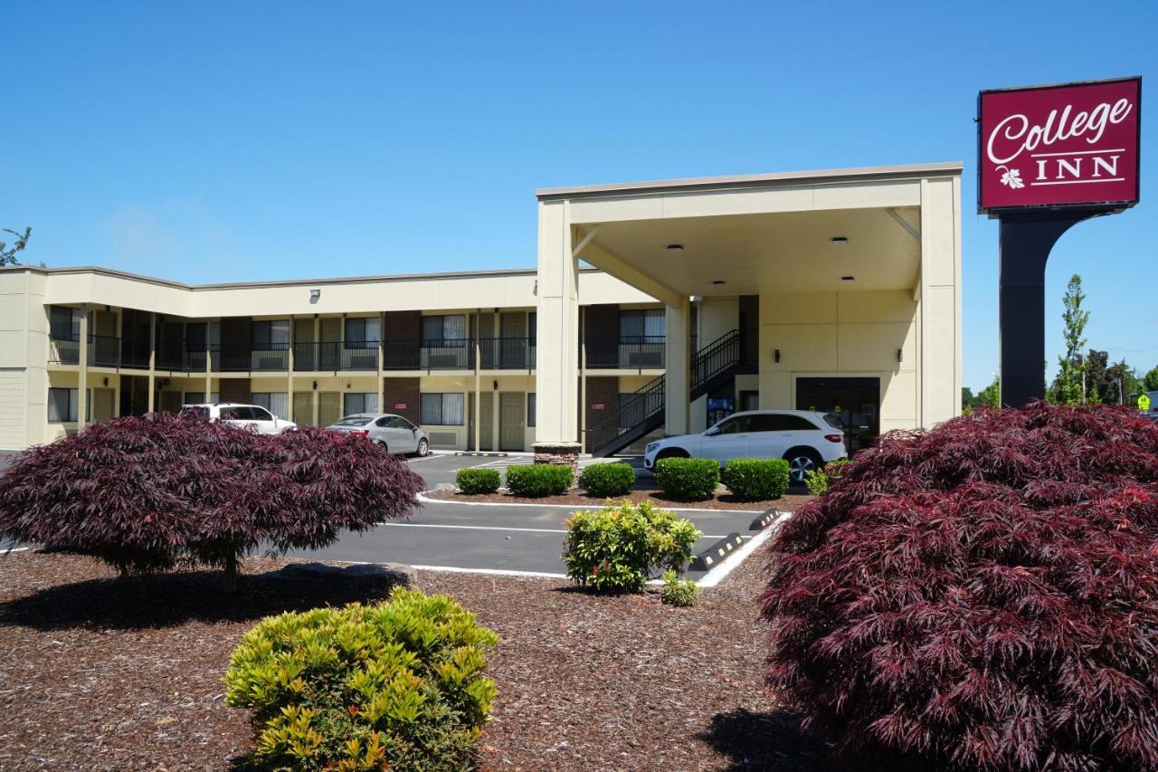 College Inn Monmouth Exterior foto